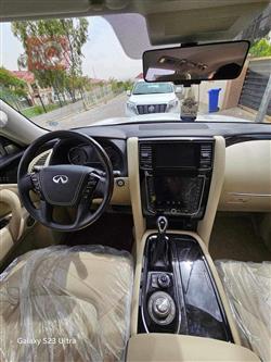 Infiniti QX80